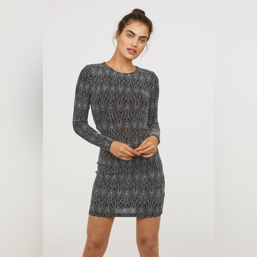 Divided Black Geometric Long Sleeve Dress